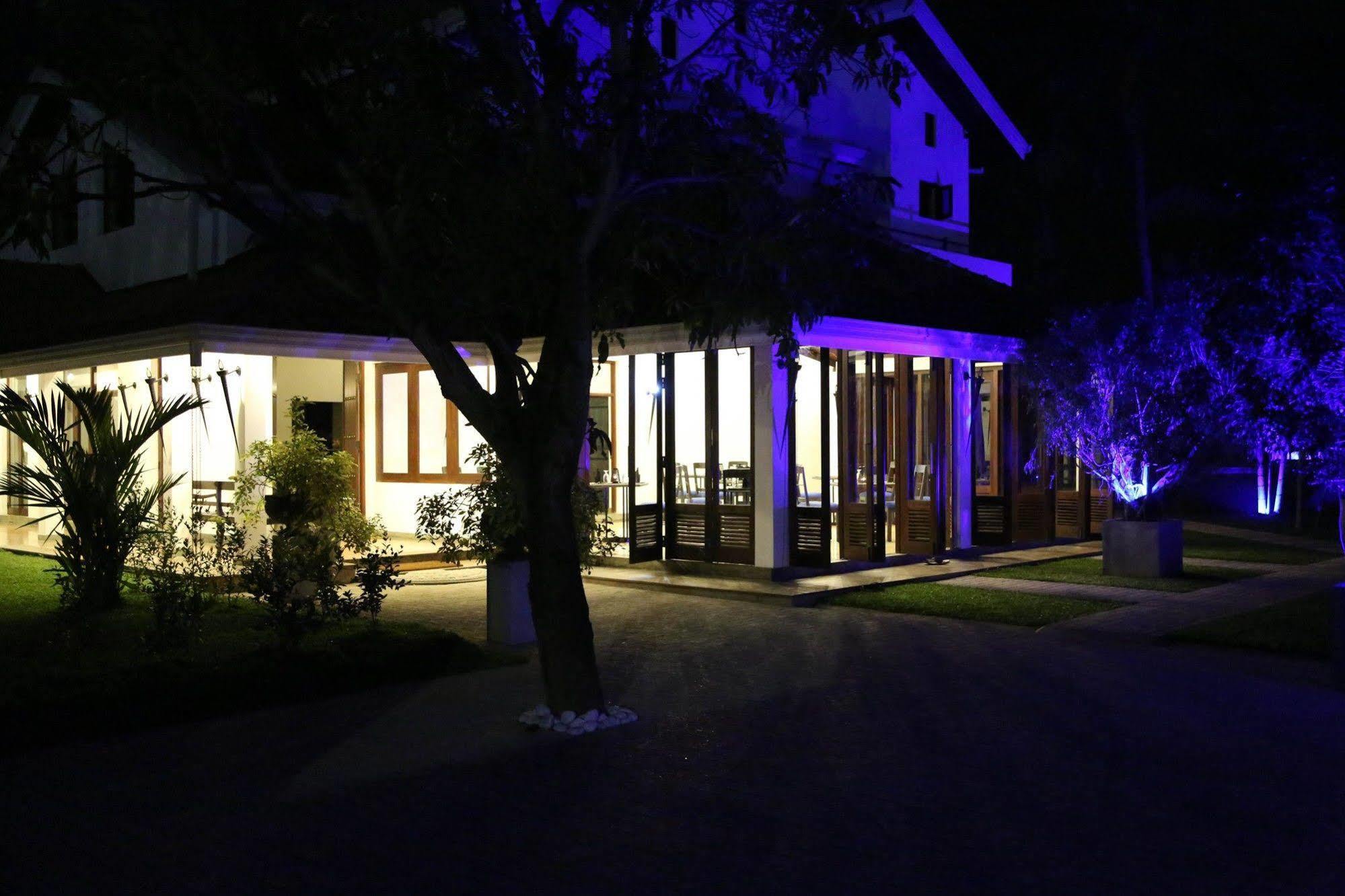 Tranquil Negombo Boutique Exterior foto