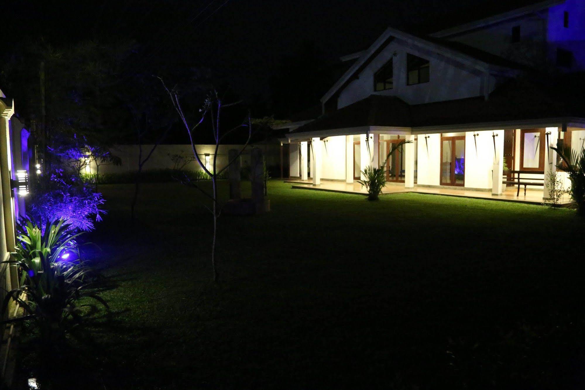 Tranquil Negombo Boutique Exterior foto