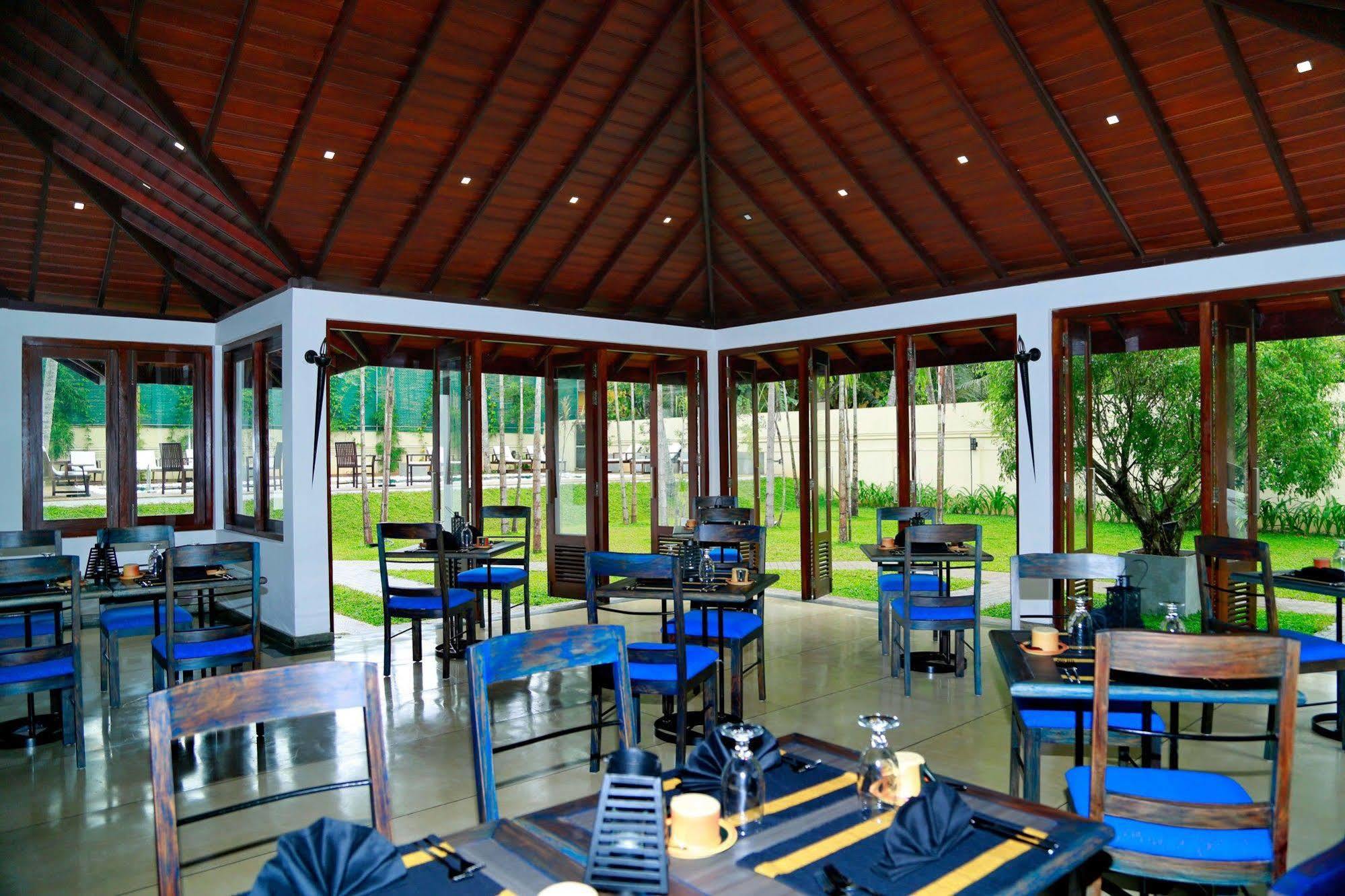 Tranquil Negombo Boutique Exterior foto