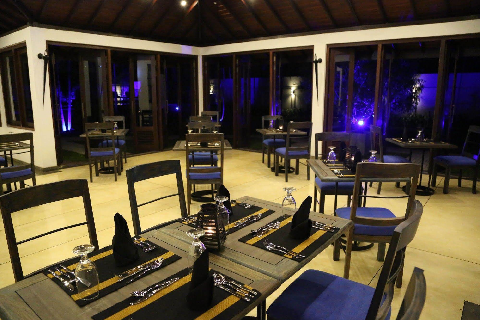 Tranquil Negombo Boutique Exterior foto