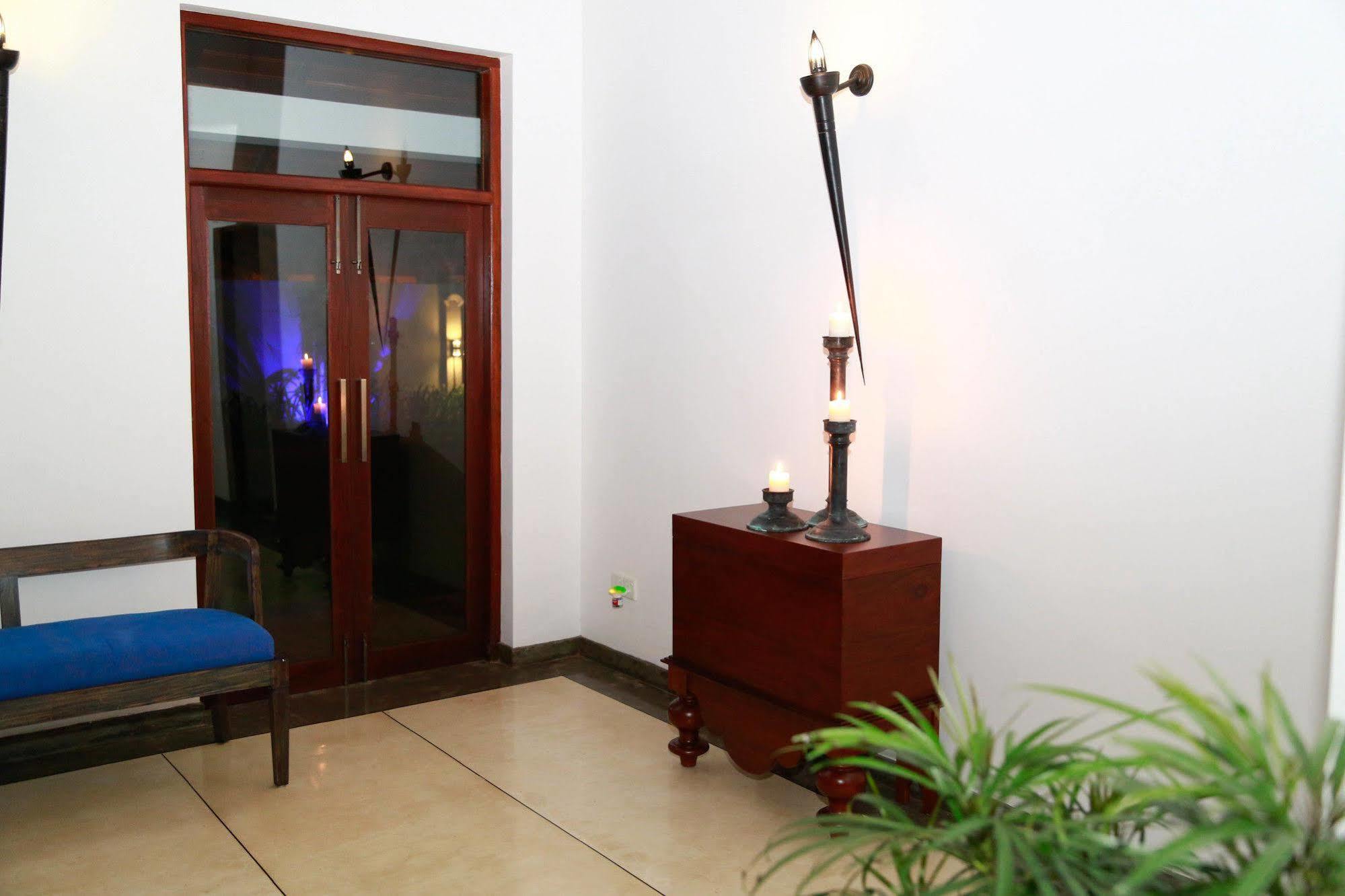 Tranquil Negombo Boutique Exterior foto