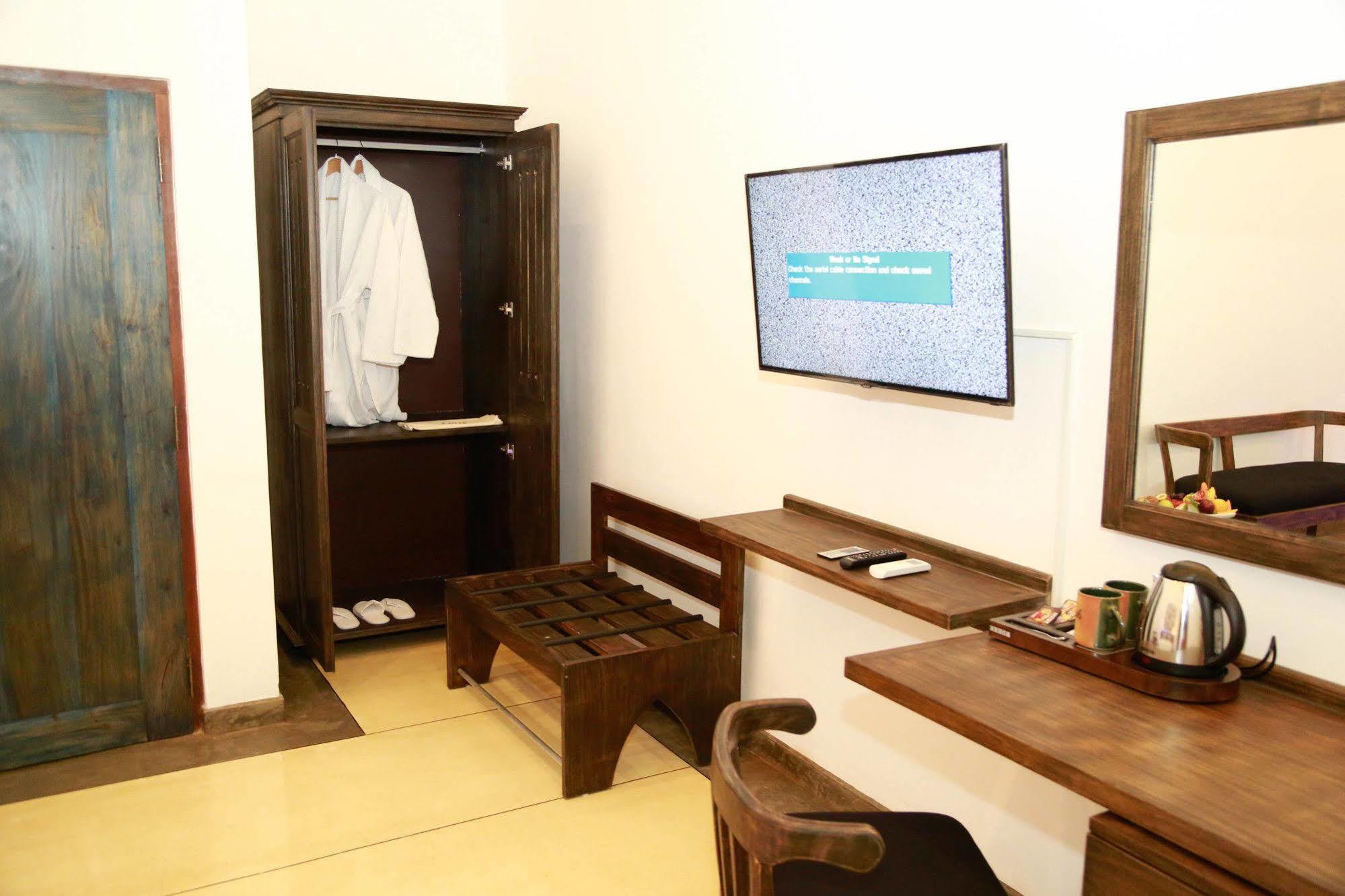 Tranquil Negombo Boutique Exterior foto